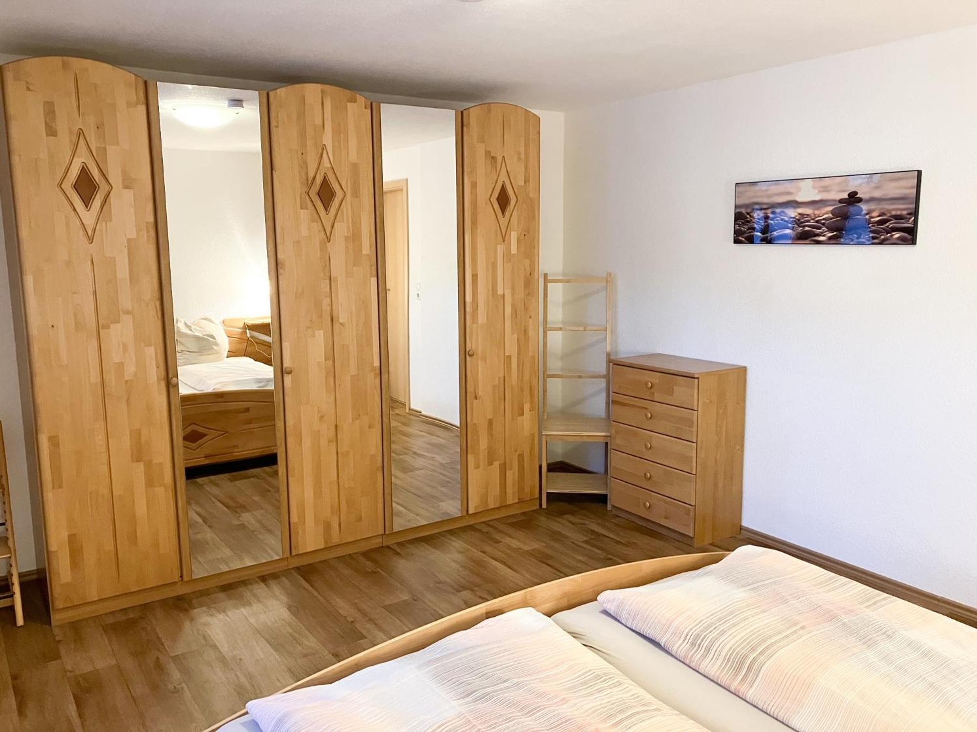 Ferienwohnung Morgensonne Am Kurpark Bad Berka - Parkplatz - Spielplatz - Wlan - 2 Schlafzimmer Buitenkant foto