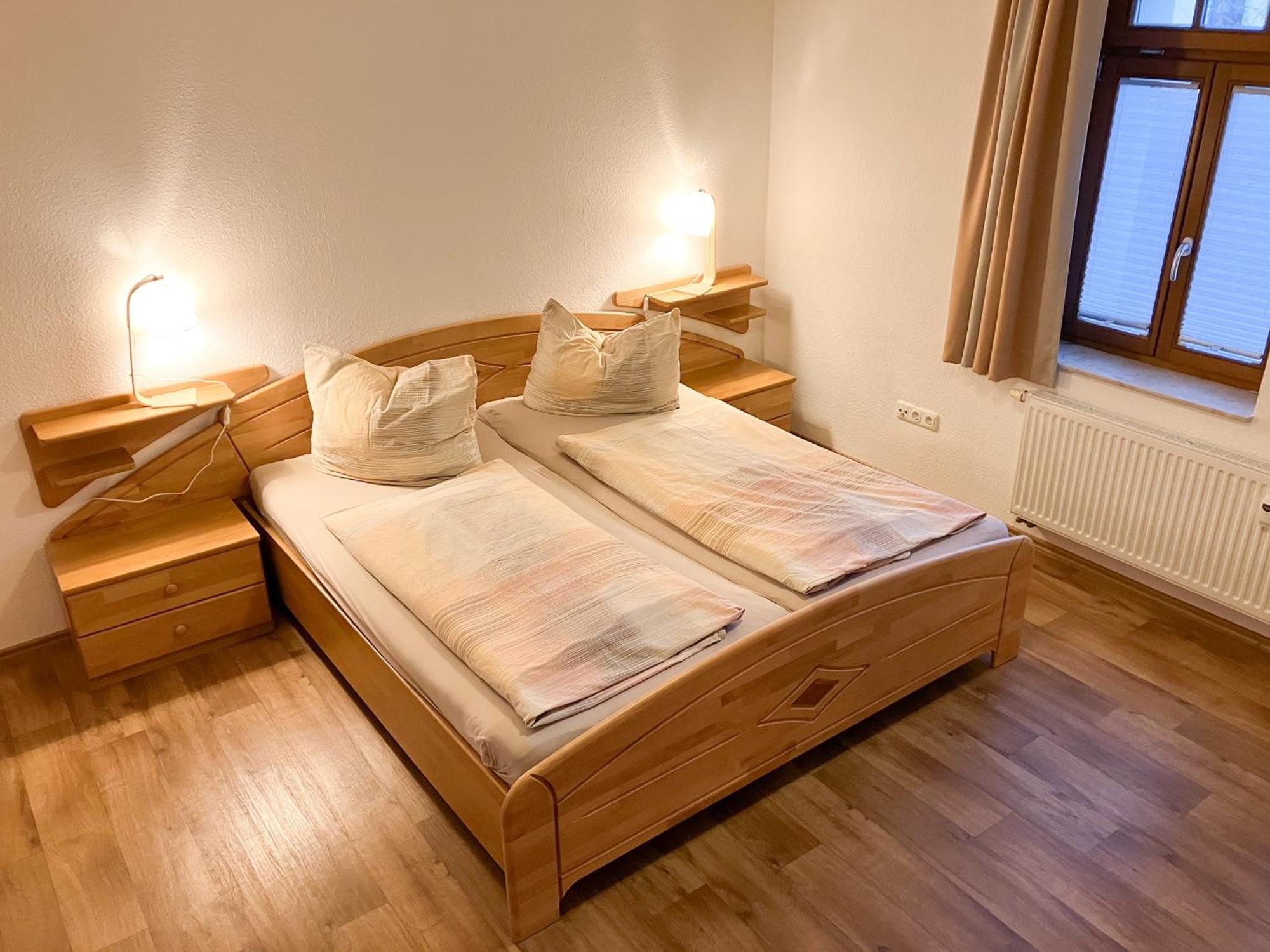 Ferienwohnung Morgensonne Am Kurpark Bad Berka - Parkplatz - Spielplatz - Wlan - 2 Schlafzimmer Buitenkant foto