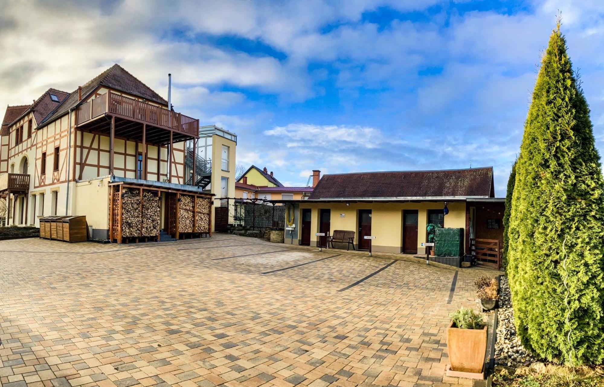 Ferienwohnung Morgensonne Am Kurpark Bad Berka - Parkplatz - Spielplatz - Wlan - 2 Schlafzimmer Buitenkant foto